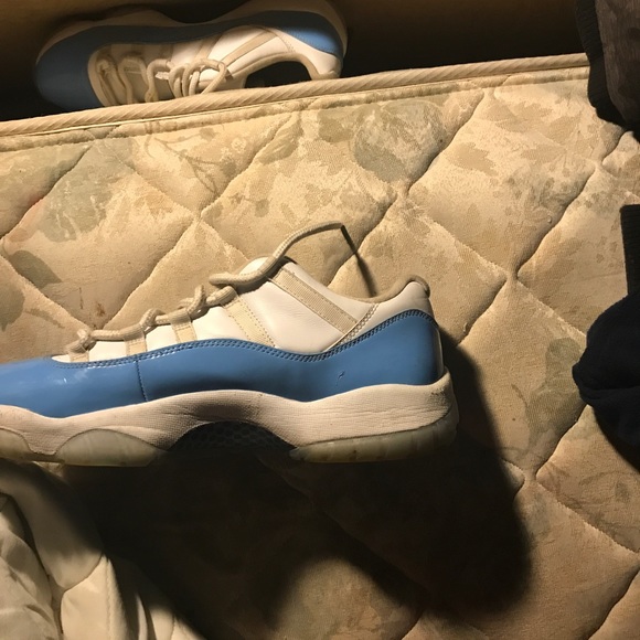 Jordan unc 11s - Picture 2 of 5